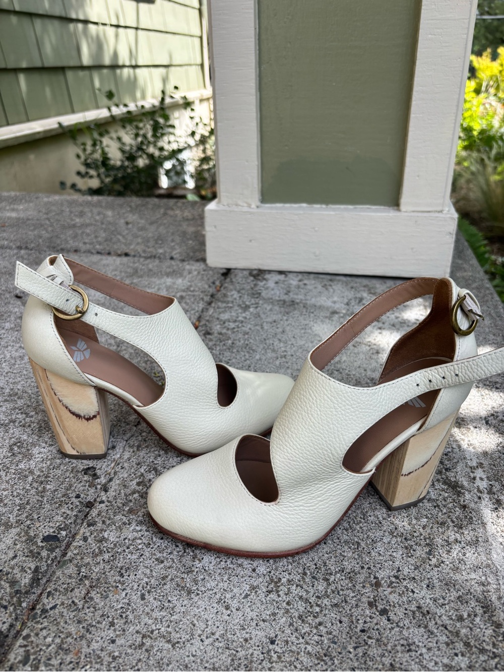 Cream Textured Leather Cutout Slingback Block Heels